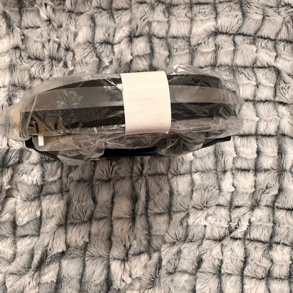 MCM  *NEW WITH TAGS *Himmel Tote Bag In Natural-Tone Soft Nappa - Picture 5 of 14